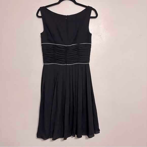 Escada Silk Tie Waist V Neck Cocktail Dress Black size 36 Small - Picture 5 of 7